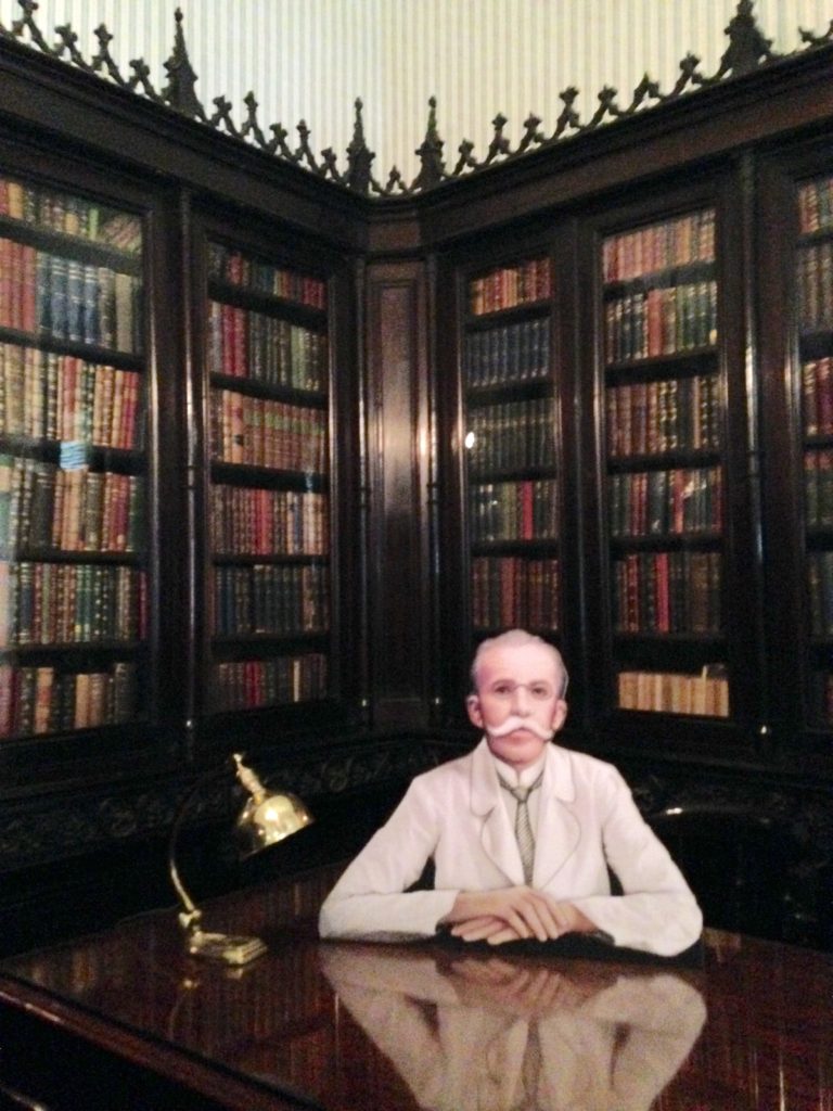 "Rui Barbosa" em sua biblioteca